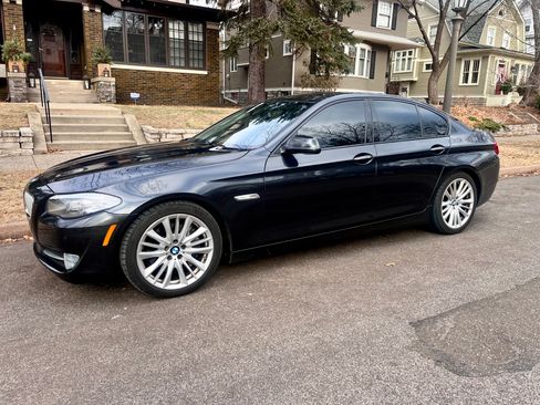 Used 2011 BMW 550i Sedan RWD image 4