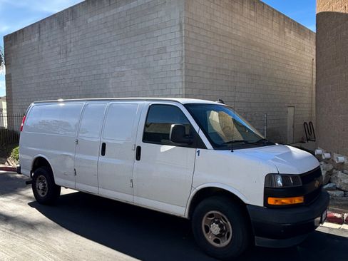 Used 2020 Chevrolet Express 2500 Extended w/ Driver Convenience Package image 4