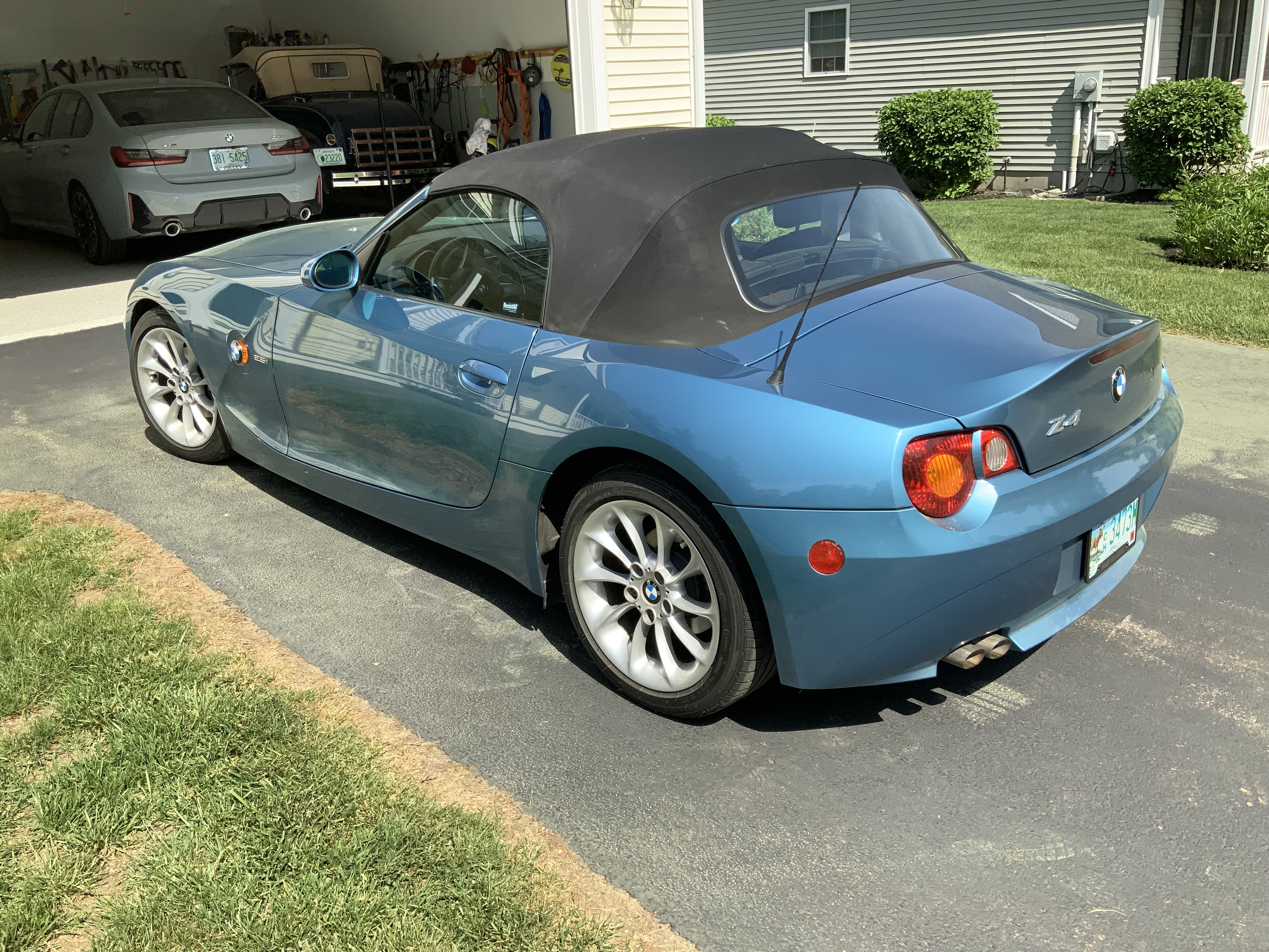 Used 2003 BMW Z4 2.5i RWD image 10