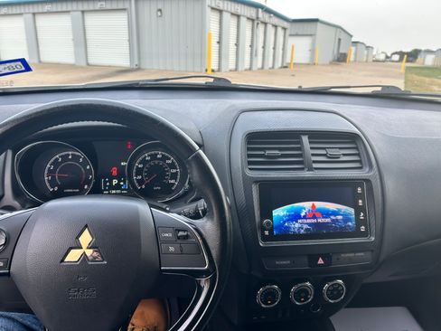 Used 2018 Mitsubishi Outlander Sport SE image 11