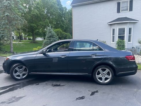 Used 2014 Mercedes-Benz E 350 4MATIC Sedan image 2