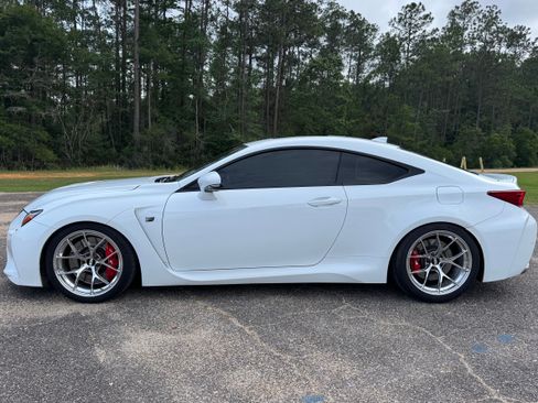 Used 2015 Lexus RC F w/ Premium Package RWD image 2