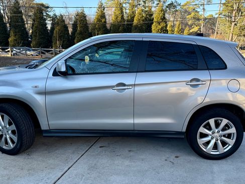 Used 2015 Mitsubishi Outlander Sport ES image 1