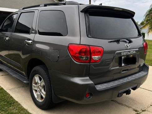 Used 2013 Toyota Sequoia SR5 RWD image 8