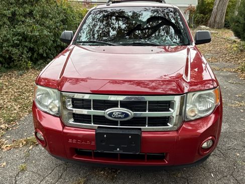Used 2010 Ford Escape XLT image 8