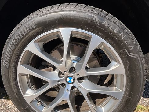 Used 2021 BMW X5 xDrive40i AWD/4WD image 25