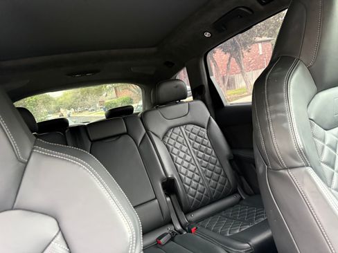Used 2022 Audi SQ7 Prestige image 16
