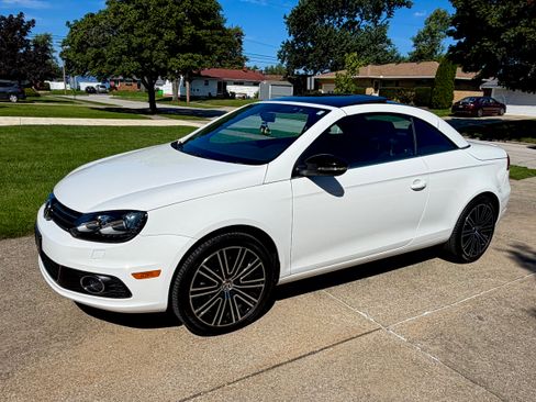 Used 2014 Volkswagen Eos FWD image 1