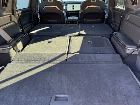 Used 2023 Rivian R1S Adventure image 8