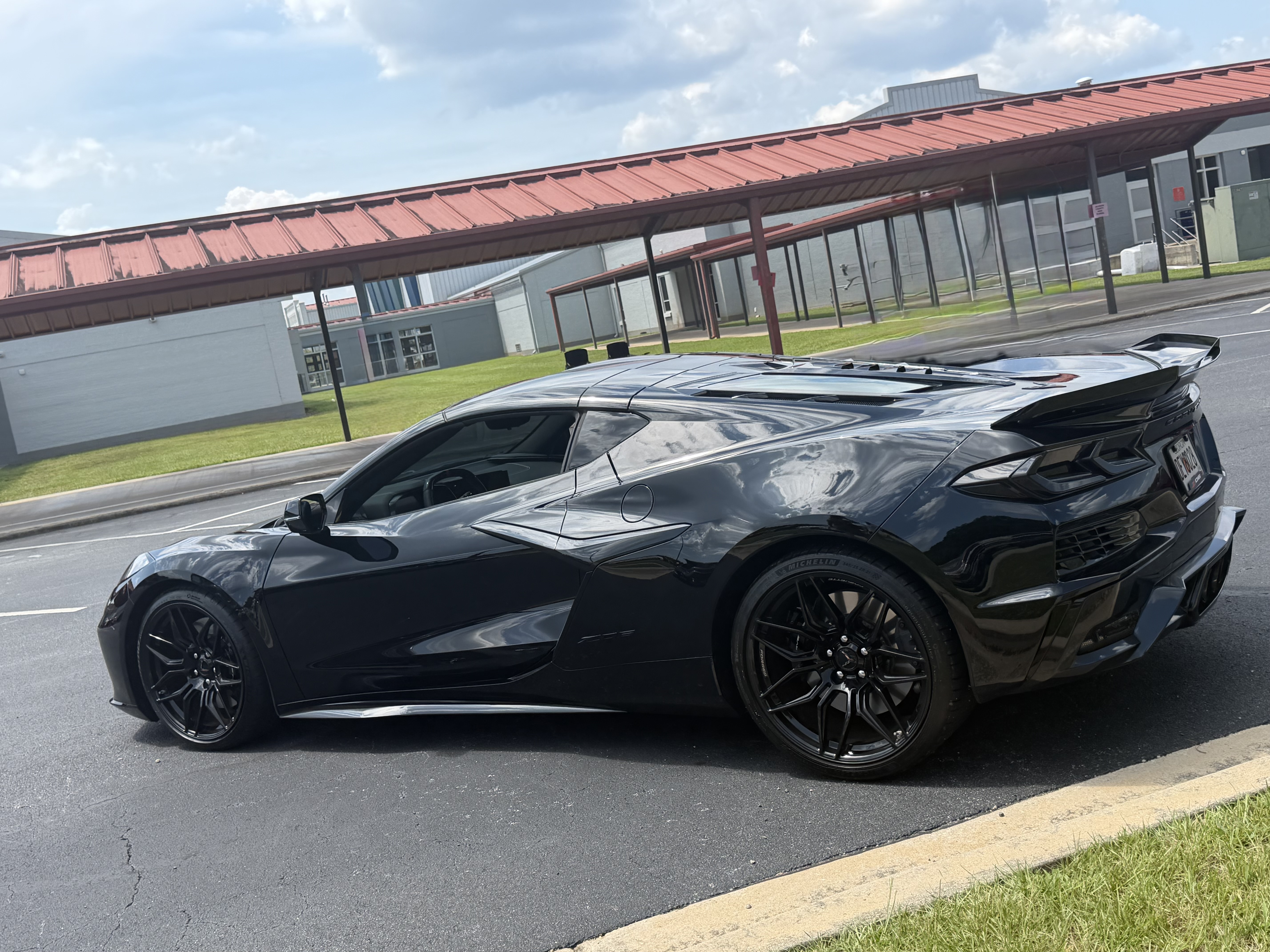 Used 2025 Chevrolet Corvette Z06 w/ Battery Protection Package RWD image 15