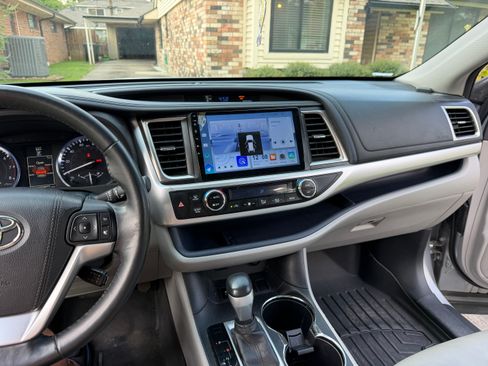 Used 2015 Toyota Highlander XLE FWD image 22