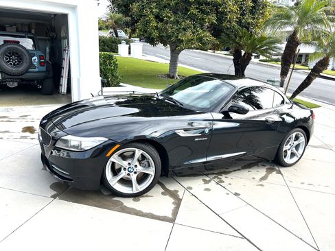 Used 2014 BMW Z4 sDrive28i image 4