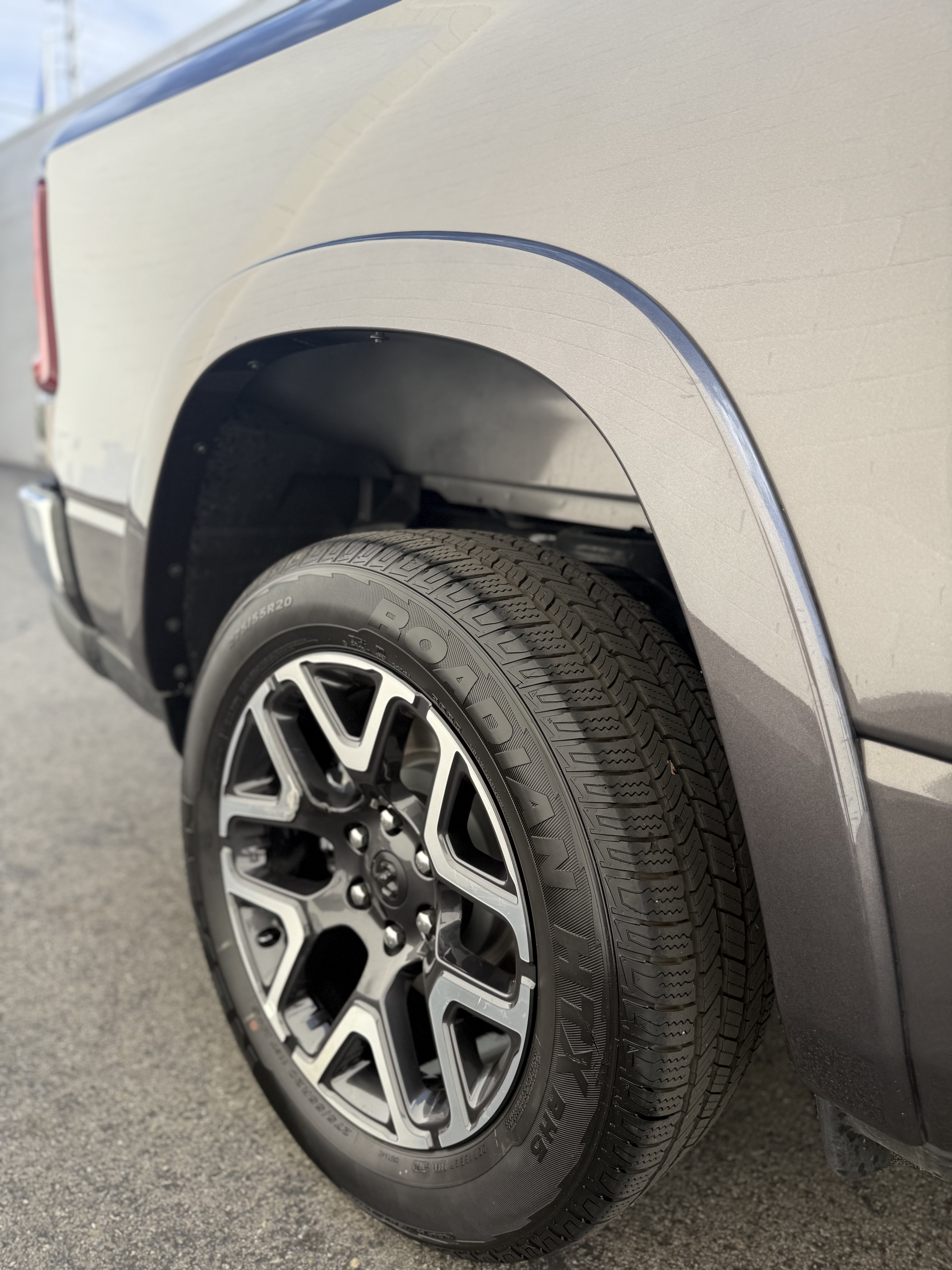 Used 2026 RAM 1500 Laramie AWD/4WD image 10