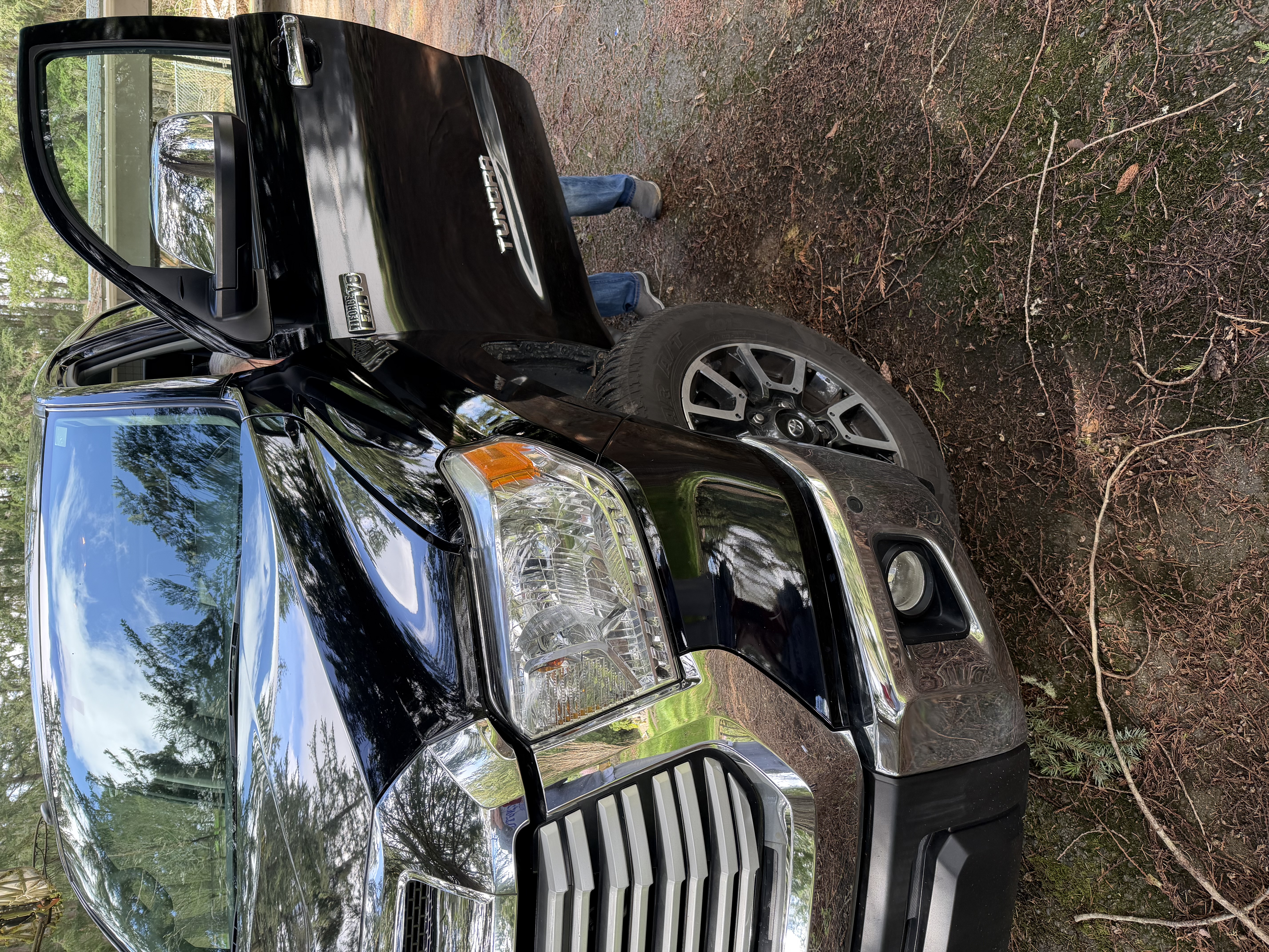 Used 2017 Toyota Tundra Limited w/ Limited Premium Package AWD/4WD image 11