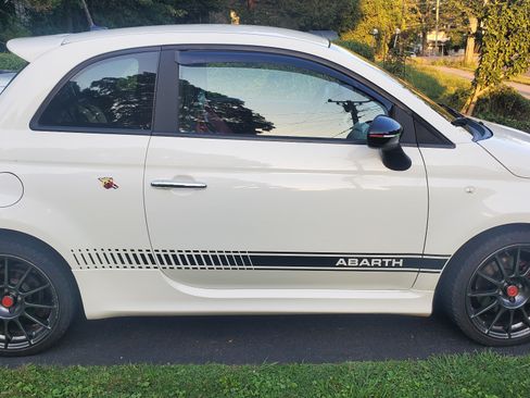Used 2013 FIAT 500 Abarth w/ Comfort/Convenience Group FWD image 1