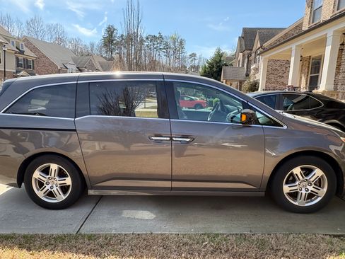 Used 2012 Honda Odyssey Touring image 4