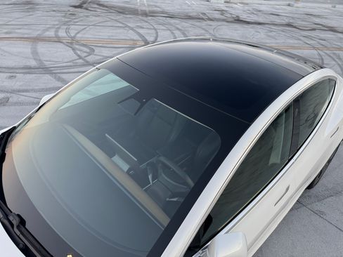 Used 2020 Tesla Model 3 Standard Range Plus RWD image 15