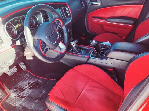 Used 2016 Dodge Charger R/T Scat Pack w/ Technology Group image 9