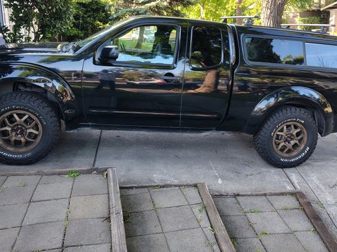 Used 2011 Nissan Frontier S w/ S Preferred Pkg RWD image 2