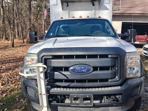 Used 2015 Ford F550 2WD Regular Cab Super Duty image 13