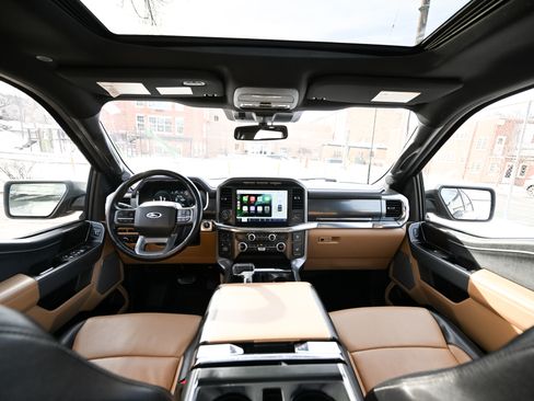 Used 2022 Ford F150 Lariat w/ Equipment Group 501A Mid image 4