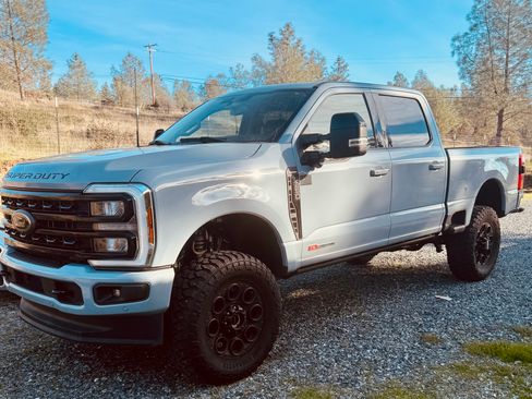 Used 2024 Ford F250 Lariat w/ Lariat Ultimate Package AWD/4WD image 1