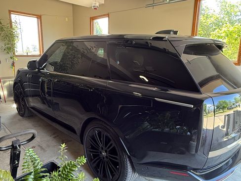 Used 2023 Land Rover Range Rover SE AWD/4WD image 1