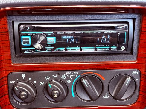 Used 2000 Chrysler Sebring JXI image 29