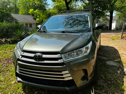 Used 2019 Toyota Highlander LE
