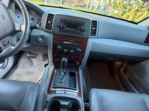 Used 2007 Jeep Grand Cherokee Limited w/ Trailer Tow Group IV image 9