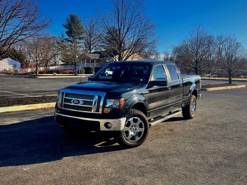 Used 2011 Ford F150 Lariat w/ Lariat Chrome Pkg image 1