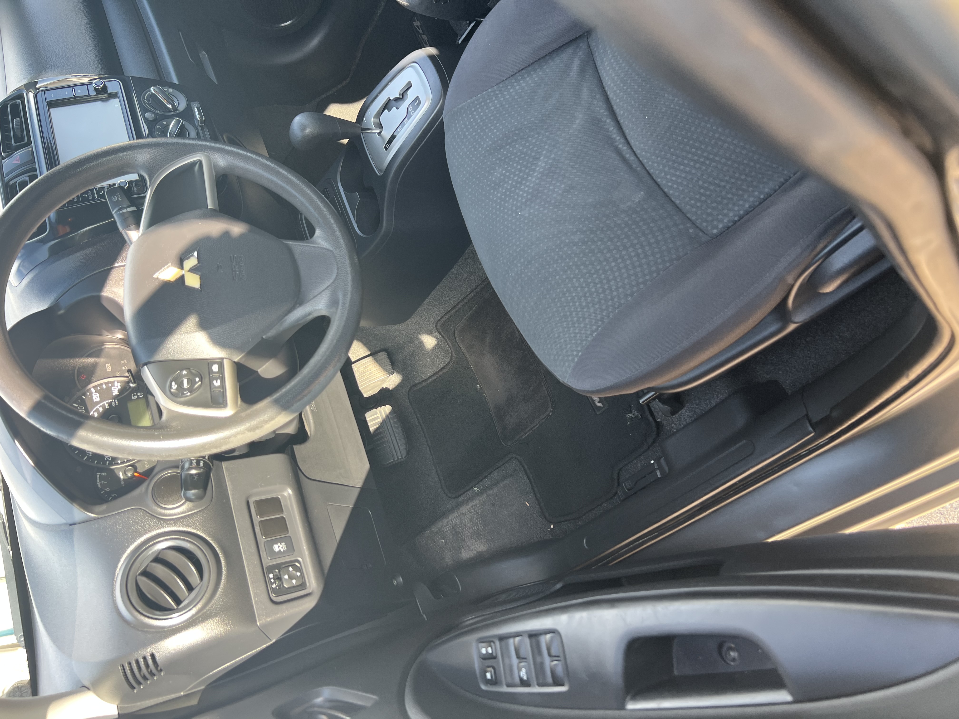 Used 2018 Mitsubishi Mirage G4 ES FWD image 16