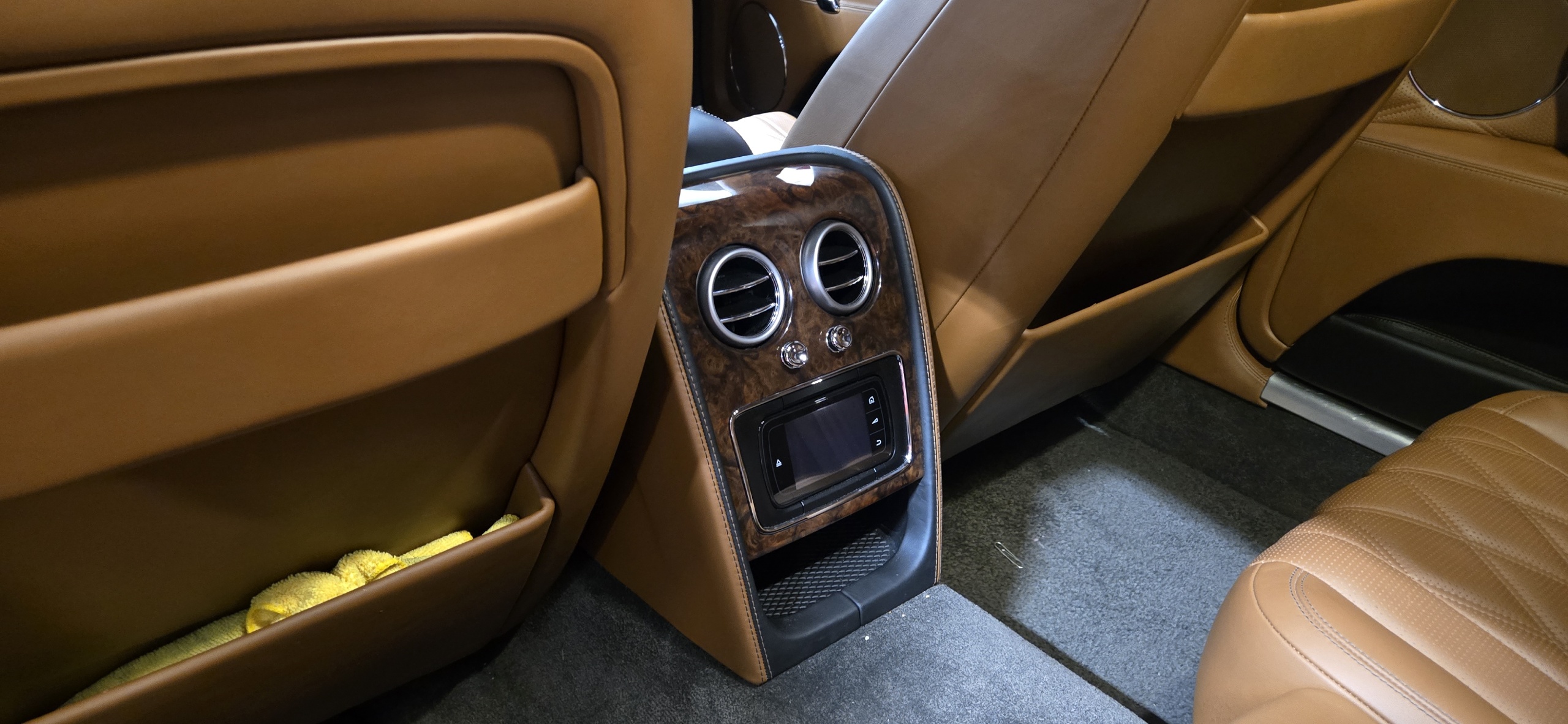 Used 2014 Bentley Flying Spur W12 AWD/4WD image 16