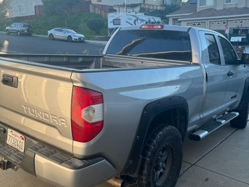 Used 2015 Toyota Tundra SR image 9