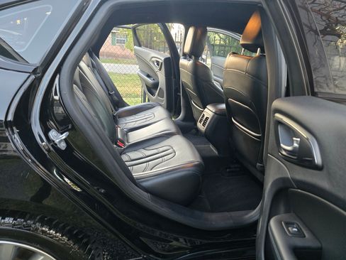 Used 2016 Chrysler 200 S w/ Navigation & Sound Group I image 12