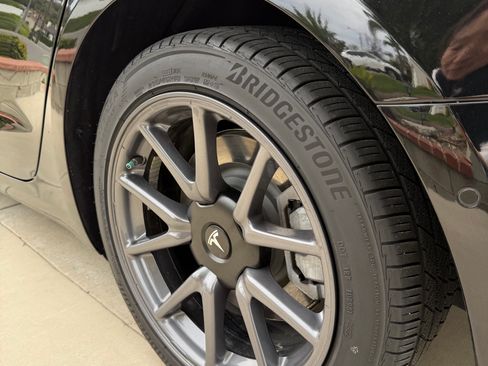 Used 2018 Tesla Model 3 Long Range image 11