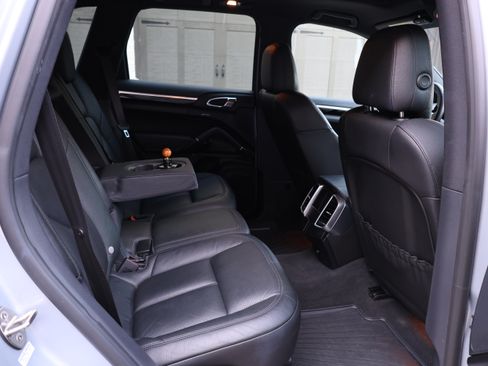 Used 2016 Porsche Cayenne Diesel AWD/4WD image 19