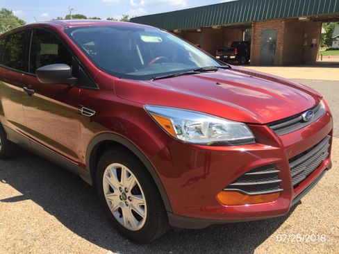 Used 2015 Ford Escape S FWD image 9