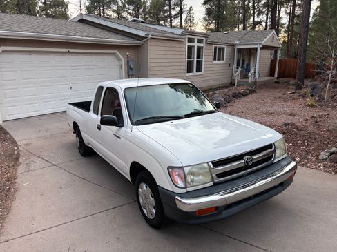 Used 1999 Toyota Tacoma 2WD Xtracab image 9