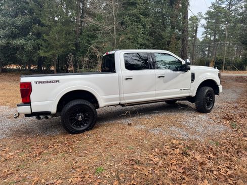 Used 2022 Ford F250 Platinum w/ Tremor Off-Road Package image 6