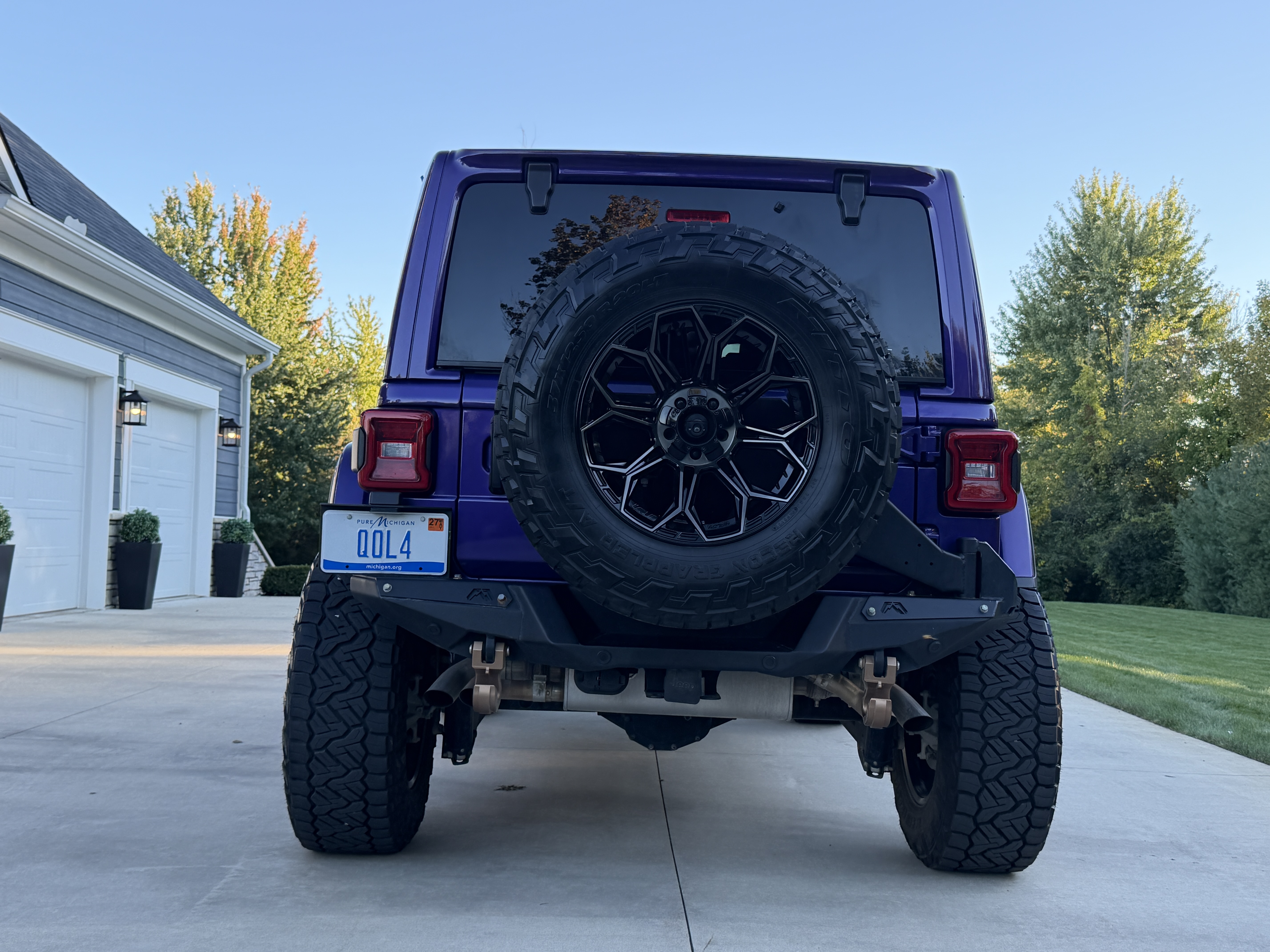 Used 2023 Jeep Wrangler Unlimited Rubicon 392 w/ Trailer Tow Package AWD/4WD image 10