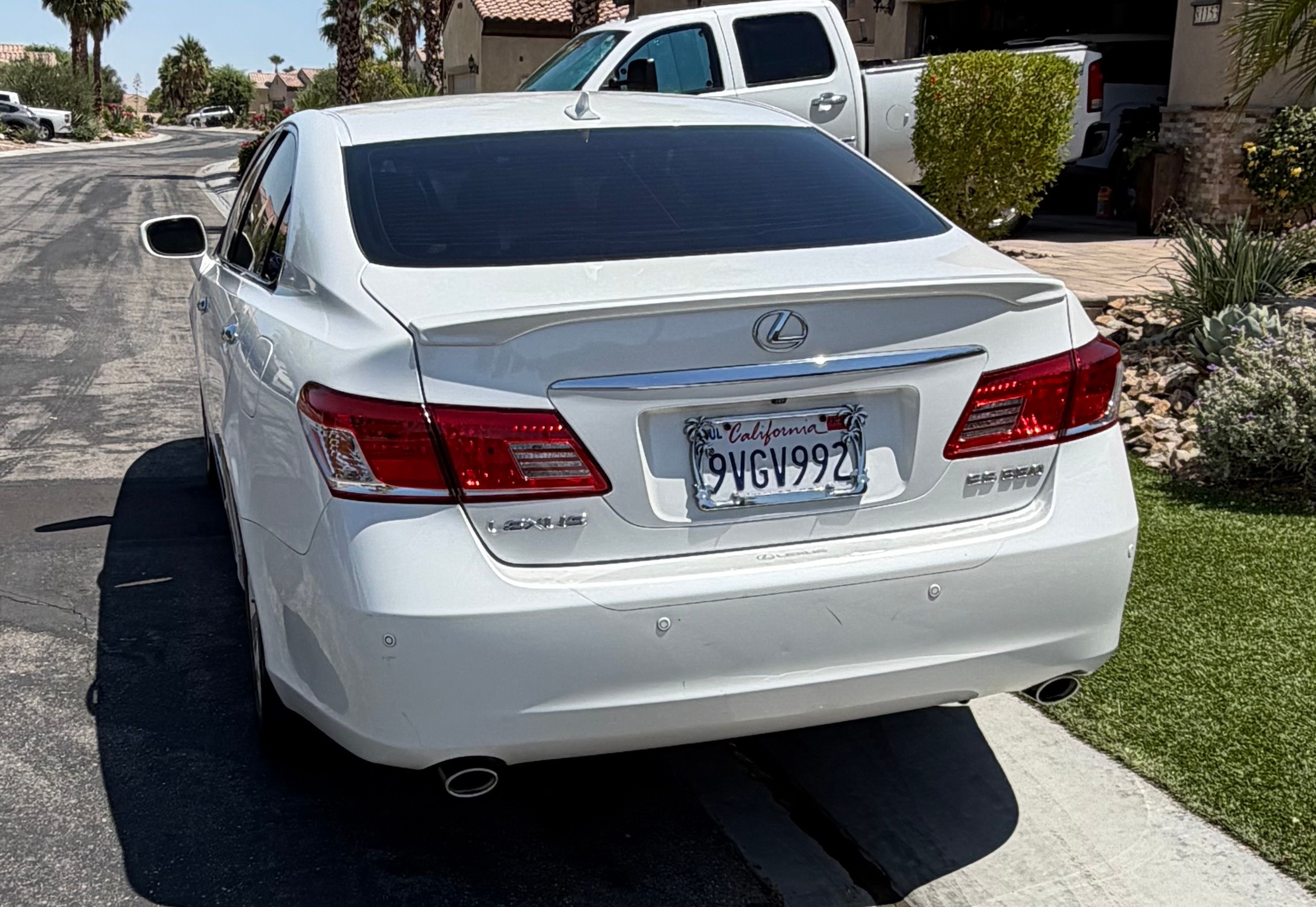 Used 2010 Lexus ES 350 FWD image 2
