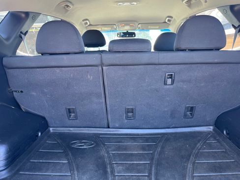 Used 2010 Hyundai Tucson GLS image 12