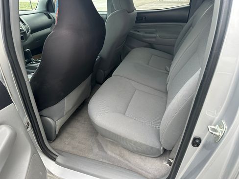 Used 2011 Toyota Tacoma PreRunner image 12