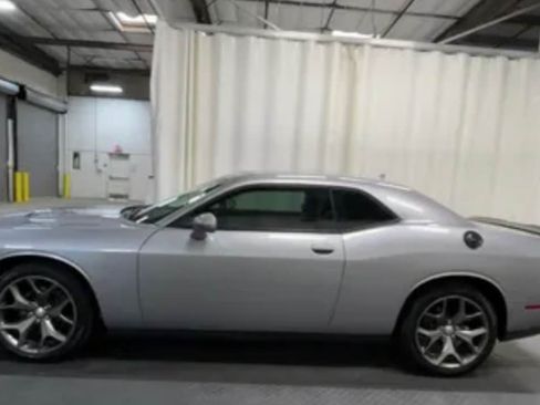 Used 2016 Dodge Challenger SXT Plus image 2