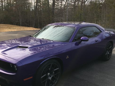 Used 2016 Dodge Challenger R/T Scat Pack w/ Leather Interior Group RWD image 8