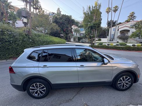 Used 2021 Volkswagen Tiguan S image 5