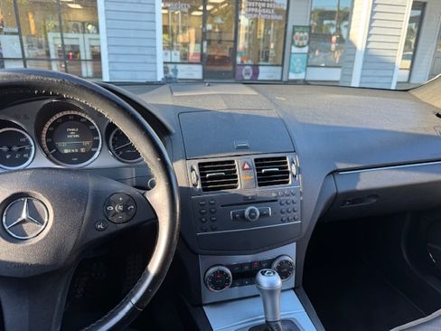 Used 2011 Mercedes-Benz C 300 Sedan image 28