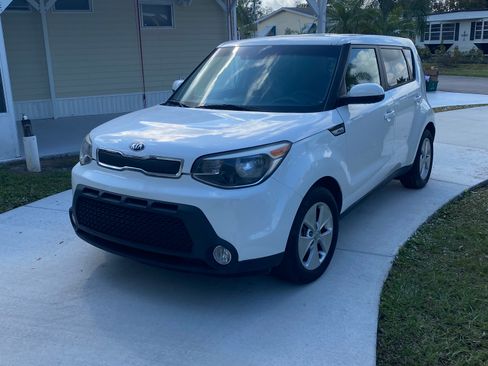 Used 2015 Kia Soul image 1