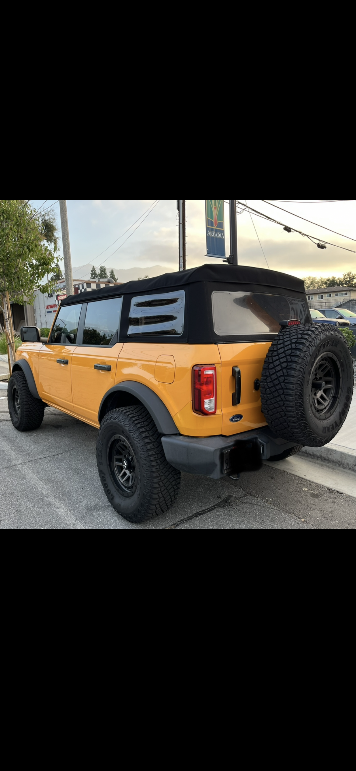 Used 2022 Ford Bronco 4-Door AWD/4WD image 4